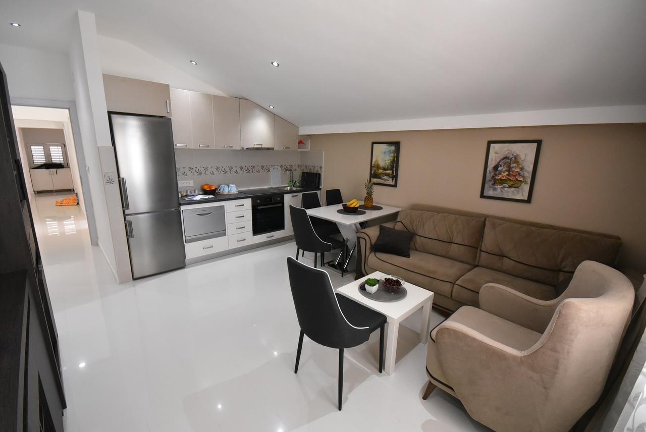 Apartment Aqua Херцег Нови Екстериор снимка